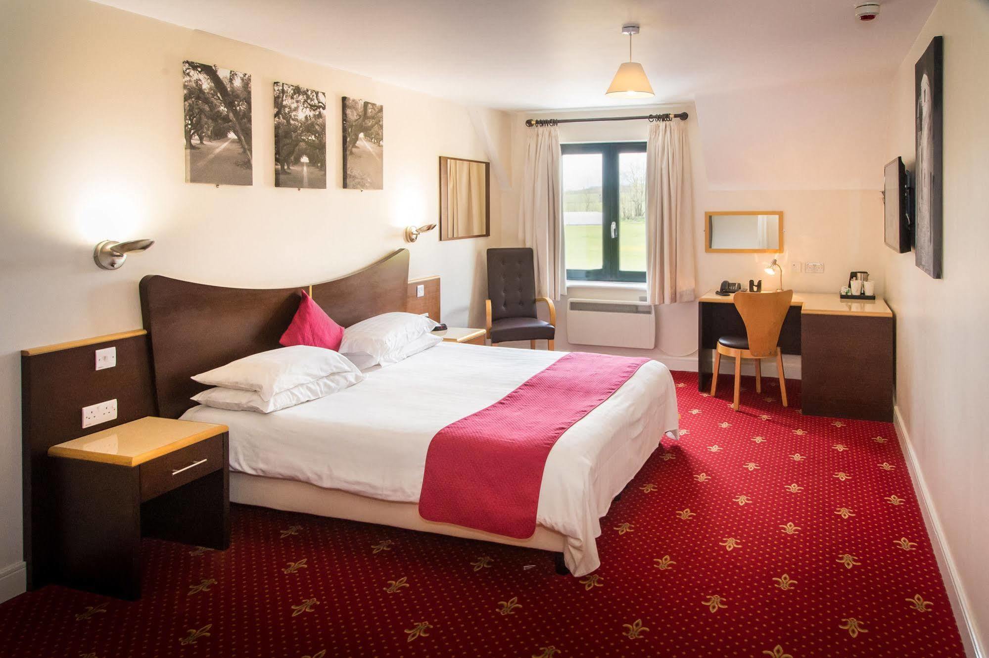 The Sharnbrook Hotel ภายนอก รูปภาพ